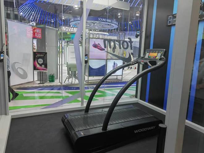 育消费产业新趋势不卷价格卷科技新利体育注册入口进博会揭示体