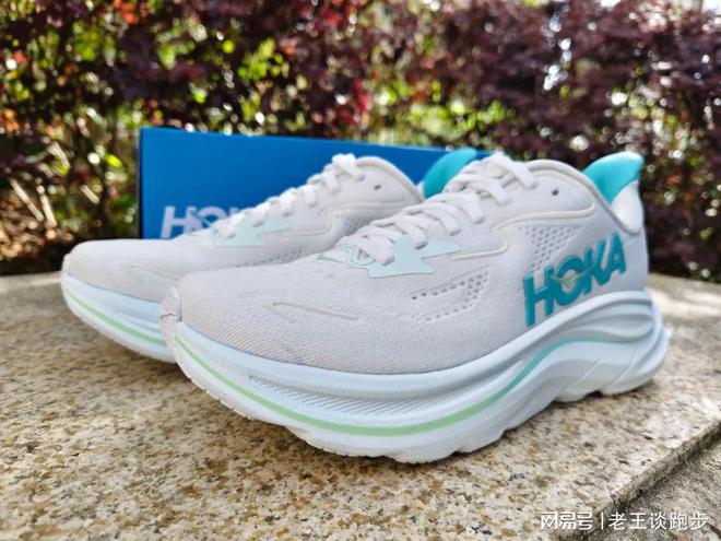 10：恰到好处的卓越跑鞋HOKA CLIFTON(图16)