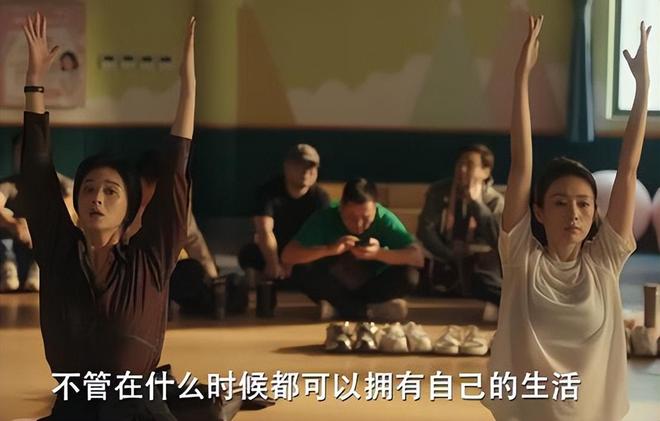 松的演技蒋欣的脸蛋童瑶的衣品央视《四喜》出圈理由：侯岩(图2)